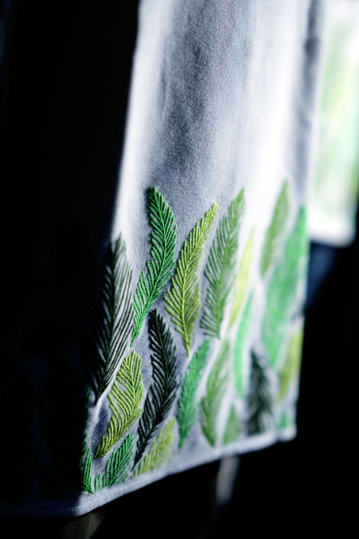 LEAFLINE BREEZE – Embroidered Oversized Tee